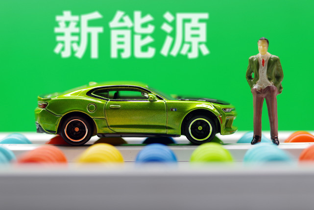 2022年稳增长的最亮点：新能源汽车，销售持续火爆(图1)
